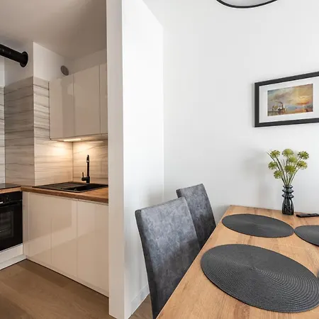 Posesja Kapitanska C23, 100m Do Wejscia Na Plaze, Bardzo Duzy Balkon! Apartment *